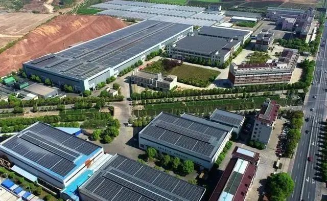 厂房装置光伏，每年节约电费200万元！装置工贸易光伏的4大优势，当局都在推荐！