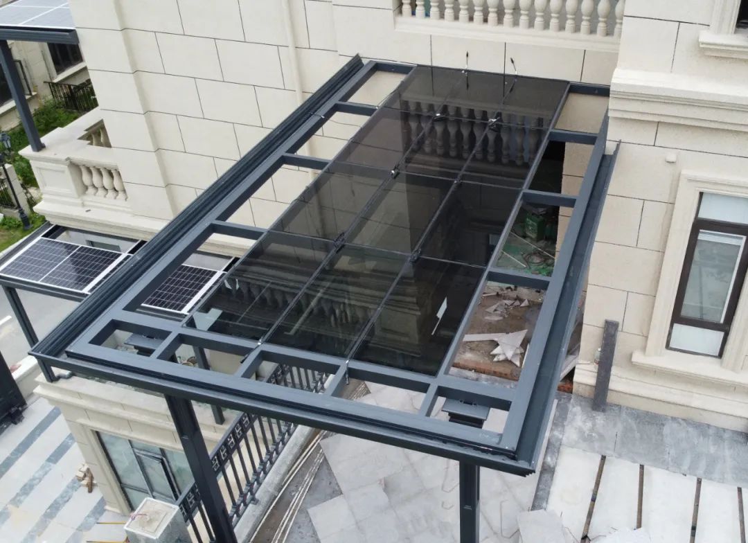 谍照曝光！PG电子集团光电建材新品组件运抵华中仓储中心，金融建站/渠路招商模式有望越发多元