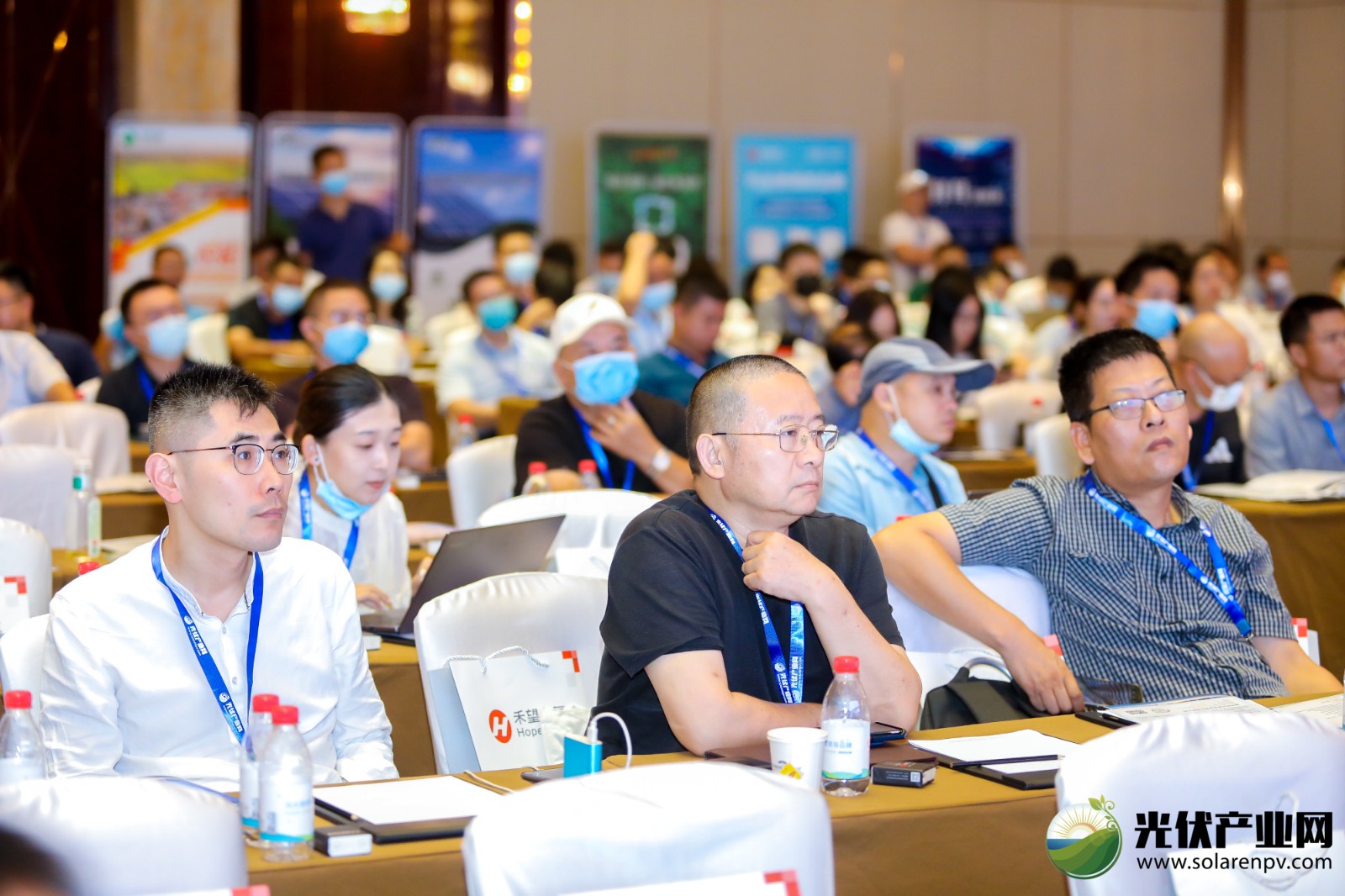 砥砺前行 | PG电子光电建材B02系列利用系统履历互换会&2022第二届中部门布式光伏创新发展论坛圆满闭幕