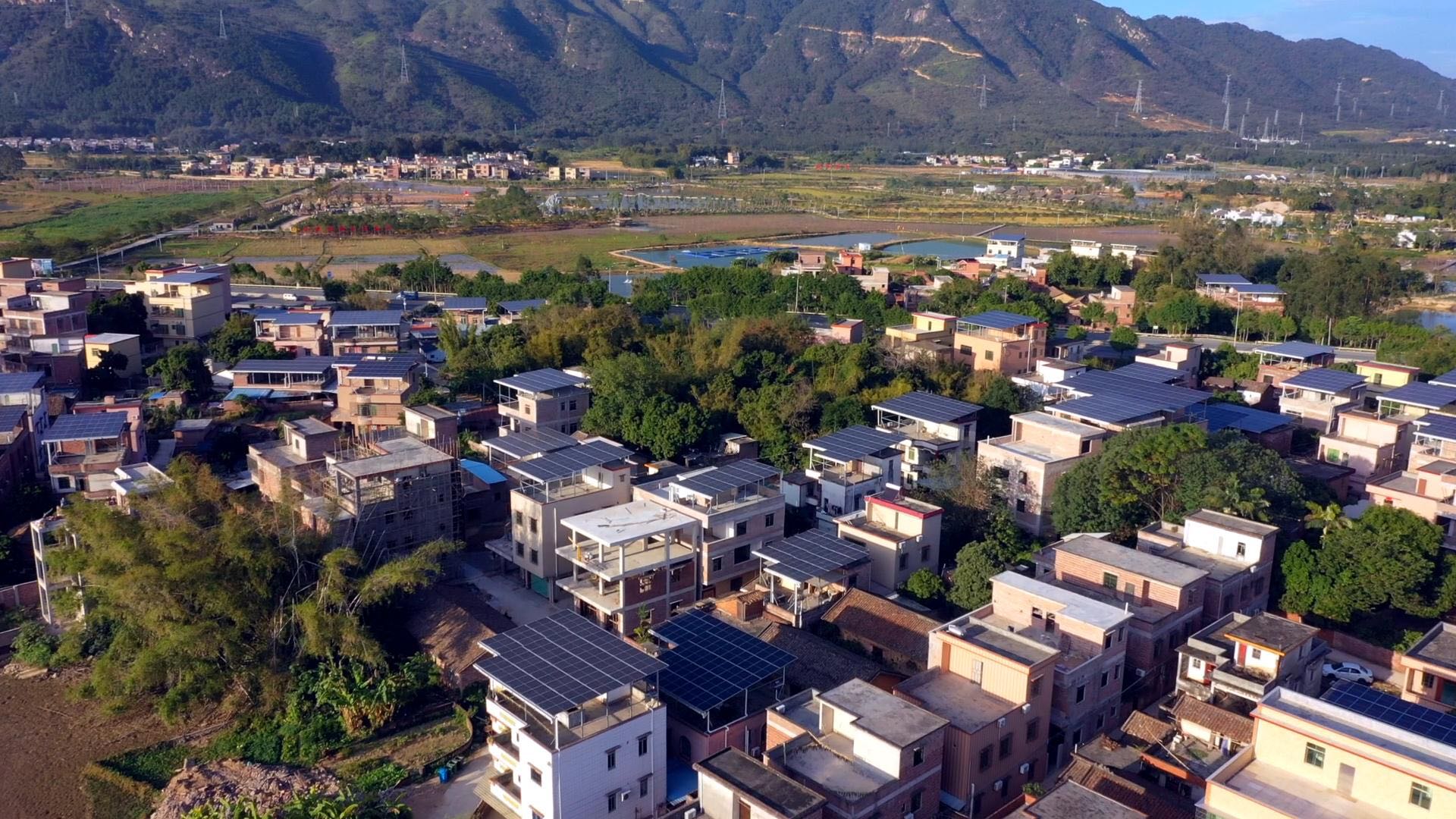 深刻执行村落电网坚韧提升工程，户用光伏等新能源应并尽并，大力助扶推动发展！